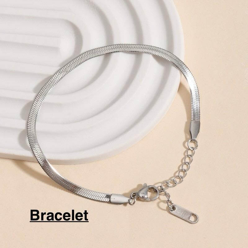 Minimalist Gold Bar Bracelet