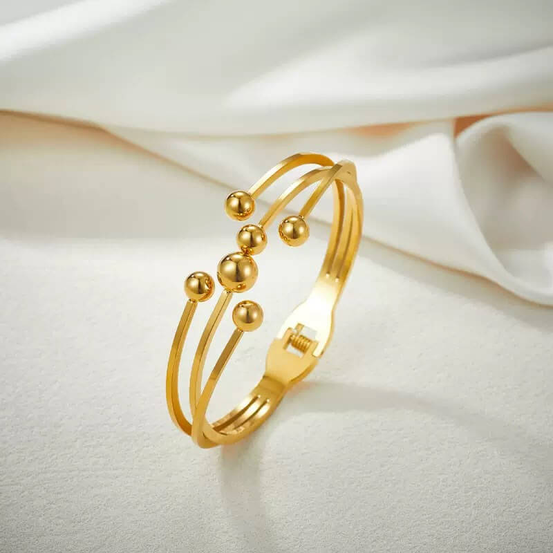Thin Gold Chain Hand Harness