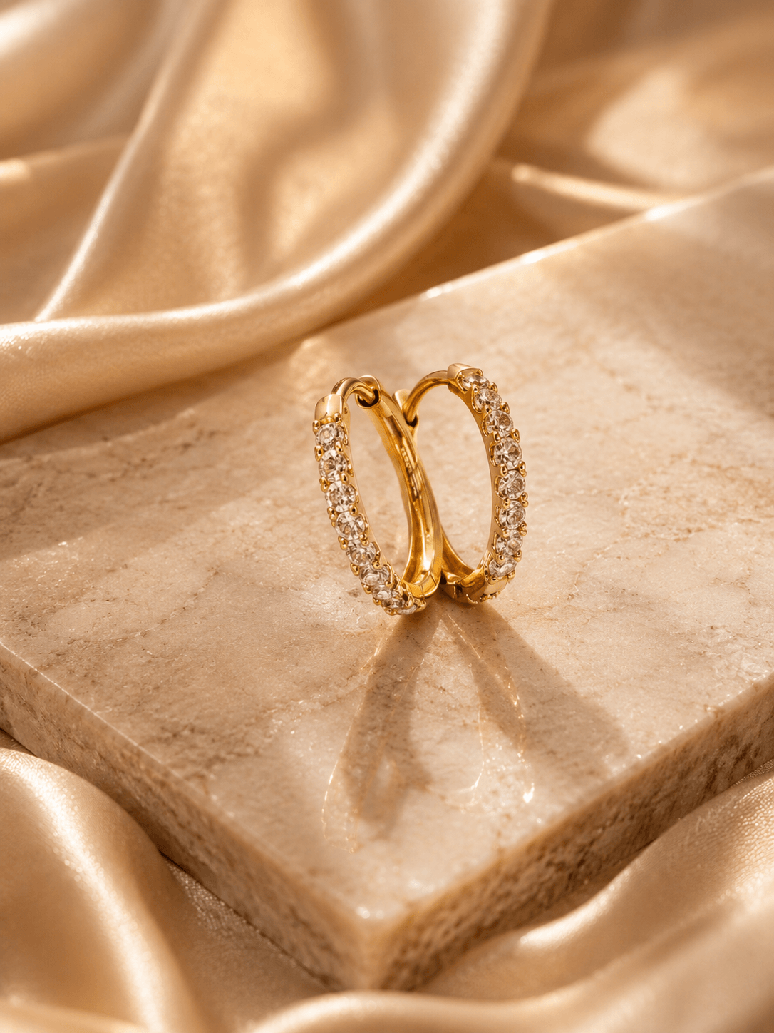 Golden Rounded Earrings with White Pearls